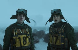 Robert Pattinson protagoniza "Mickey 17", la nueva película de Bong Joon-ho que ya está en los cines locales.