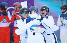 El trío integrado por Kaila Kuhn, Connor Curran y Christopher Lillis se alzó el oro para Estados Unidos.