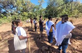 Indígenas de la comunidad Apyka Rynde'i, de Bella Vista Norte, Amambay, sostienen un conflicto con un estanciero brasileño.