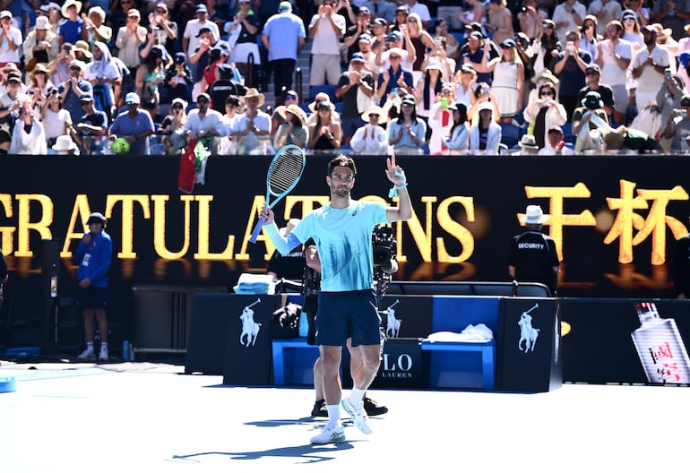 El italiano Lorenzo Musetti al norteamericano Taylor Fritz y en cuartos de final se enfrentará al serbio Novak Djokovic.