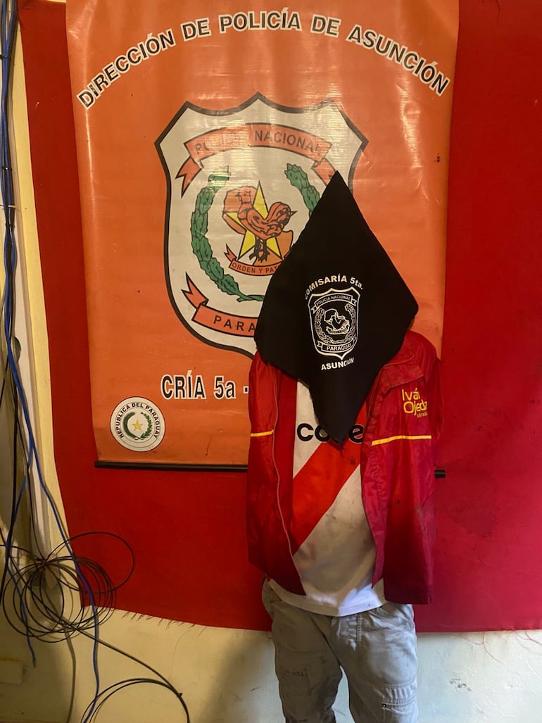 Detienen a hombre con más de un kilo de marihuana en la Chacarita