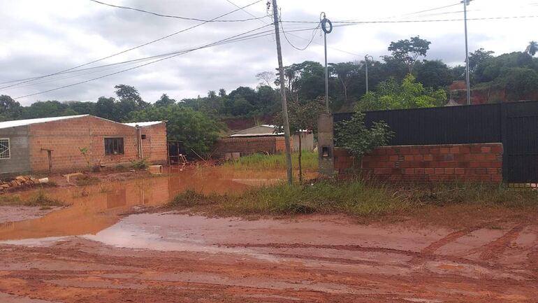 En la compañía Thompson varias casas quedaron anegadas con el temporal.