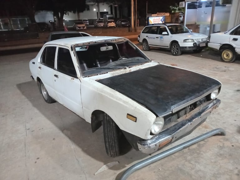 Víctima encuentra su auto robado mientras lo desarmaban