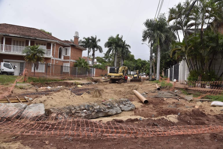 fotos en la zona de obra del barrio Santo Domingo de Asuncion inconclusa
07 de Abril de 2026