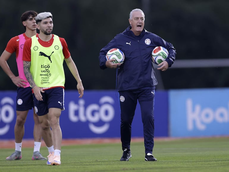 
Gustavo Alfaro, entrenador de la selección de Paraguay.