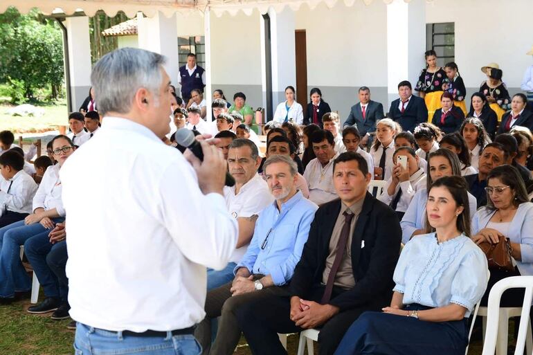 Ministro inaugura aulas en Ybycuí
De	emilce ramirez <emilce.ramirez1970@gmail.com>
Destinatario	foto@abc.com.py
Fecha	11-11-2025 17:22