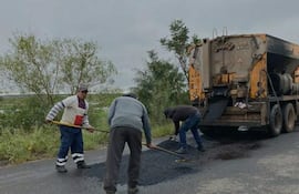 Después de varias quejas los obreros del MOPC iniciaron los trabajos de bacheo en Juan de Mena.