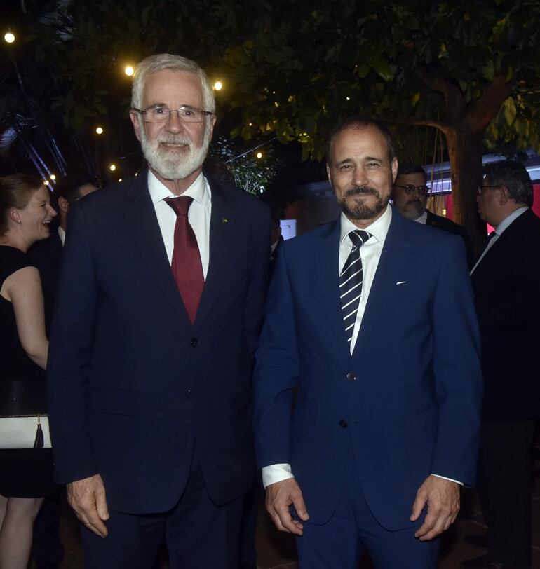 José Antonio Marcondes de Carvalho, embajador de Brasil y Badreddine Abd El Moumni, embajador de Marruecos.