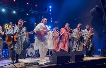 Nestor Ló y los Caminantes arranca su gira por Europa con un gran show en España.