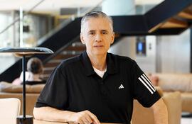 Juan Carlos López,  director político de la cadena CNN en Español, presentador y jefe de corresponsales en Washington, durante una entrevista con ABC, en Asunción.