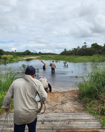 Pese a dificultades para llegar, la ANDE  repuso el servicio eléctrico en Alto Paraguay tras temporal.