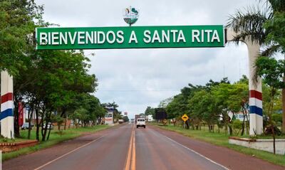 Portal de acceso a la ciudad de Santa Rita, que hoy cumple 33 años de elevación a la categoría de distrito. Comenzó con una colonia de inmigrantes del sur del Brasil.
