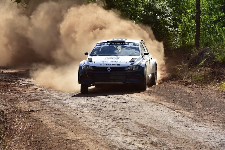 Franco Pappalardo y Juan Pablo Carrera, a  bordo del Volkswagen Polo GTI R5 #12, se adjudicaron la victoria en la poblada clase RC2B.