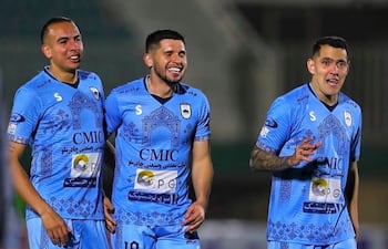 Los tres paraguayos, Mario Otazú, Maurito Caballero y Diego Torres, quienes militaban en el Chadormalu Sports Club de Irán.