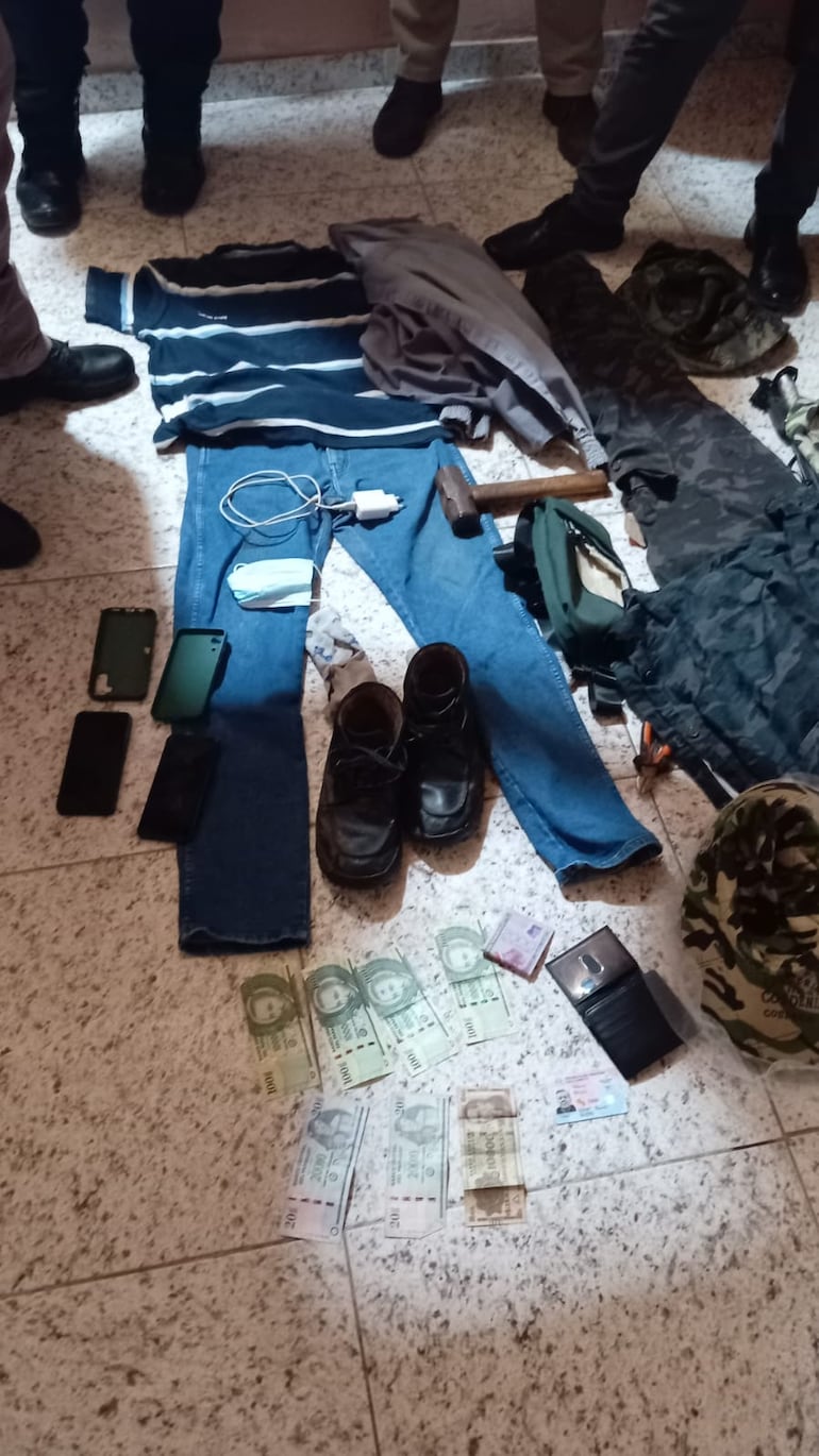 Evidencias incautadas durante el procedimiento.