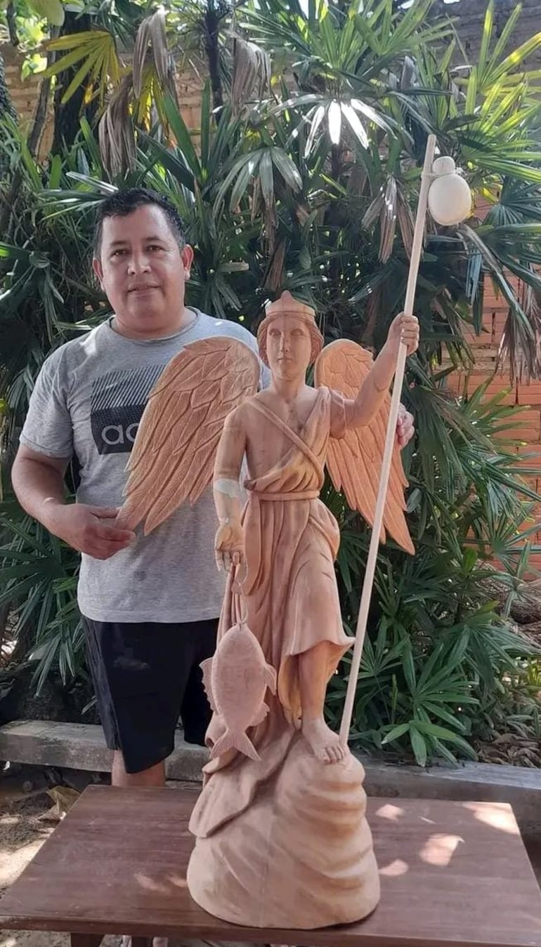 Jorge Esquivel lleva más de 35 años dedicado a la artesanía en Tobatí.