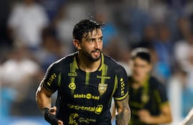 Richart Ortiz Páez (31 años) en el festejo del gol más importante de su carrera, contra el Santos de Brasil, en Vila Belmiro, donde el modesto Recoleta FC logró un meritorio empate 1-1, por la Copa Sudamericana.