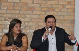 María Portillo y Teorodo Mercado, candidatos a la concejalía por el PLRA.