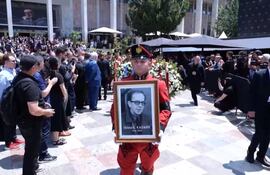 El último adiós a Ismail Kadare, el miércoles 3 de julio de 2024 en Tirana