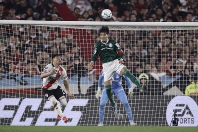 Gustavo Gómez, capitán del Palmeiras, en acción durante el partido de ida, en el que anotó un gol.