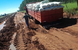 Los colonos de las distintas comunidades rurales piden al MOPC el mejoramiento de las vías que se ecnuentran intransitables