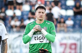 El portero uruguayo, Carlos Sebastián Lentinelly Villavicencio (28 años) tuvo su debut en el arco franjeado en el triunfo ante Sportivo 2 de Mayo por la decimotercera fecha del torneo Apertura 2026. (Foto: @elClubOlimpia)