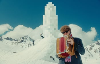 Imágenes pixeladas y con fondos borrosos son parte de la campaña lanzada por Turismo de Austria para promocionar joyas ocultas del país, desde rutas de senderismo a ofertas culinarias, sin promover la masificación.