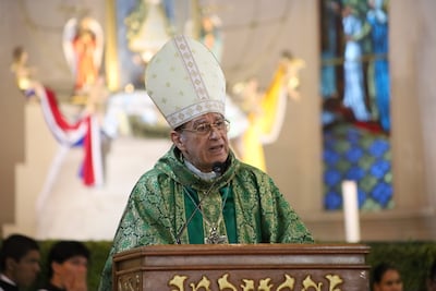 Monseñor Ricardo Valenzuela señaló que “la gente busca un trabajo digno”, durante su homilía en la misa central de la Basílica de Caacupé.