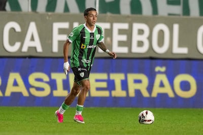 Matías Emanuel Segovia Torales (4 de enero de 2003), futbolista paraguayo del América Mineiro.