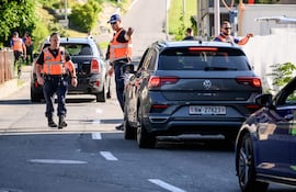 Policías en la entrada del resort suizo de Bürgenstock.