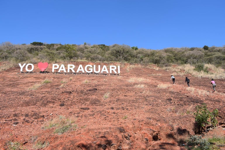 Los cerros de Paraguarí se convierten en atractivo para turistas que buscan contacto con la naturaleza.