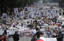 Madres y familiares de personas desaparecidas se manifiestan en el Día de la Madre este domingo, en Ciudad de México (México). Miles de familiares, activistas y colectivos llevaron a cabo la XIV Marcha por la Dignidad de las madres buscadoras quienes exigieron justicia y que el Estado mexicano ayude en la localización de sus seres queridos en el Día de la Madre, que se celebra el 10 de mayo en México, y a un mes del Mundial 2026 que inicia el 11 de junio en México.