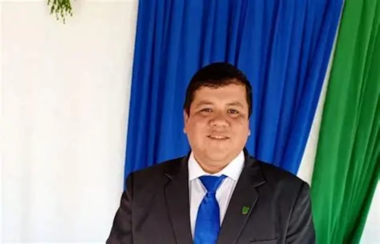 El candidato liberal de J. A. SAaldívar, Diego Alonso, que va por el rekutú de la intendencia.