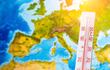 Termómetro sobre un mapa de Europa.