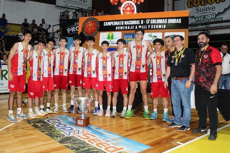 Ovetense U17 cayó en la finalísima contra Encarnación y subió al podio como vicecampeón.