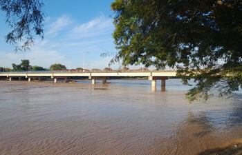 Puente en Pozo Hondo que conecta con Argentina. Las temperaturas en el lugar fueron de -5°C anoche.