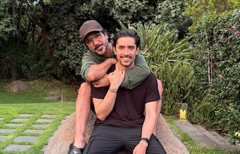 El cantante mexicano Alejandro Fernández, conocido como "El Potrillo", y su hijo Alex Fernández.