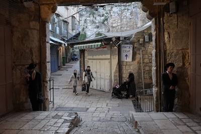 Seguridad en Jerusalén mientras Irán continúa con ataques aéreos de represalia contra Israel.