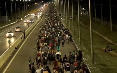 Intenso movimiento de peregrinos en la madrugada de este lunes rumbo a Caacupé.