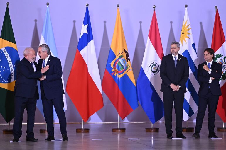 Nuevo intento por la integración en Brasilia, impulsada en esta ocasión por el presidente brasileño Luiz Inácio Lula da Silva, quien planteó la creación de mercado de energía.