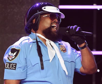 Victor Willis de Village People durante una presentación en el año 2017.
