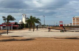 Renuevan arena de la Playa San José para la próxima temporada de verano