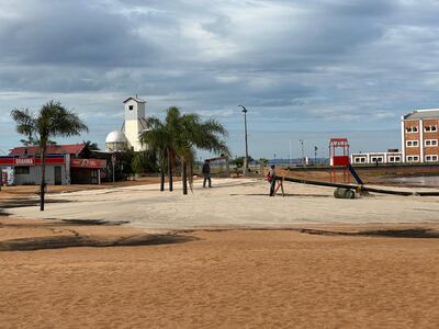 Renuevan arena de la Playa San José para la próxima temporada de verano