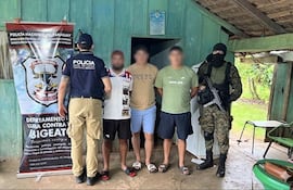 Los detenidos quienes aparentemente forman parte de una red de abigeos a nivel país.