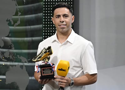 Entrega de premios y entrevista a Blas Miguel Riveros Galeano, elegido como futbolista del año por los seguidores del Diario Abc Color, por la 730 Am Abc Cardinal, por Abc Tv y Redes Sociales.