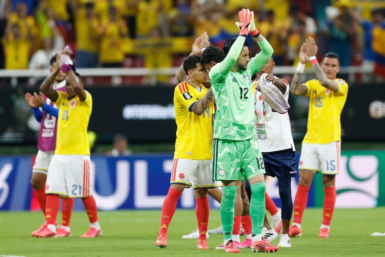 El guardameta de Colombia Camilo Vargas celebra tras ganar el partido de fútbol del Grupo K de la Copa del Mundo 2026 entre Colombia y la República Democrática del Congo en el Estadio Guadalajara en Zapopan.