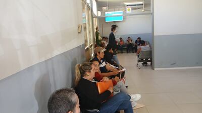 Larga fila de pacientes en el Incan para realizarse el tratamiento de radioterapia.