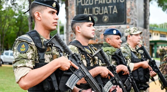 Integrantes del Ejército Paraguayo durante una formación en la Comandancia General del Ejército, en Asunción (Paraguay).