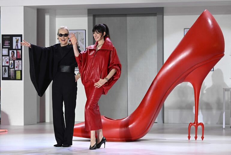 Meryl Streep y Anne Hathaway, sin lugar a dudas, conquistaron Seúl. (Jung Yeon-je / AFP)