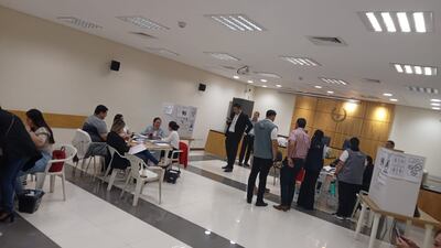 Los abogados votan tranquilamente en Caazapá.